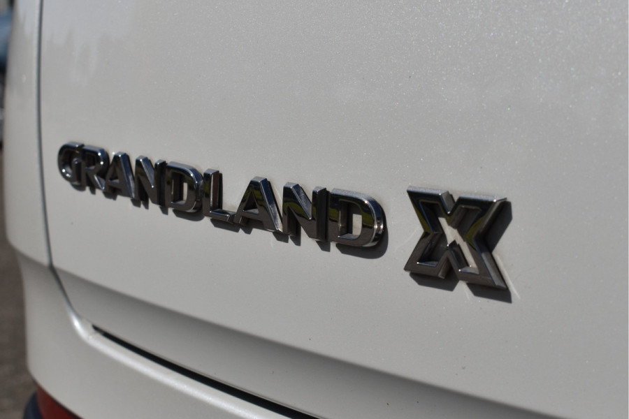 Opel Grandland X 1.6 Turbo Hybrid4 Business Executive / Parkeerhulp / 301 PK / LED / 4X4 / Apple Carplay- android auto / Automaat