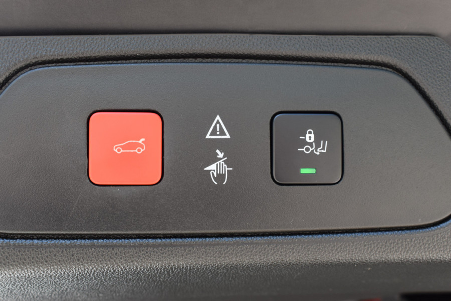 Opel Grandland X 1.6 Turbo Hybrid4 Business Executive / Parkeerhulp / 301 PK / LED / 4X4 / Apple Carplay- android auto / Automaat