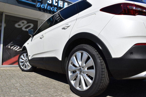 Opel Grandland X 1.6 Turbo Hybrid4 Business Executive / Parkeerhulp / 301 PK / LED / 4X4 / Apple Carplay- android auto / Automaat