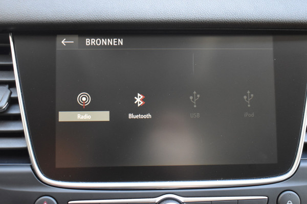 Opel Grandland X 1.6 Turbo Hybrid4 Business Executive / Parkeerhulp / 301 PK / LED / 4X4 / Apple Carplay- android auto / Automaat