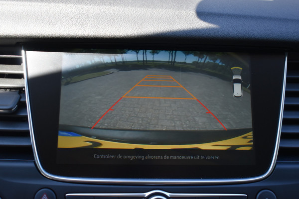 Opel Grandland X 1.6 Turbo Hybrid4 Business Executive / Parkeerhulp / 301 PK / LED / 4X4 / Apple Carplay- android auto / Automaat
