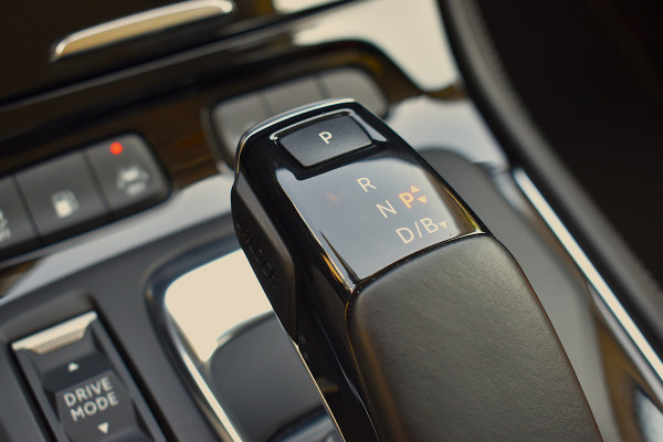Opel Grandland X 1.6 Turbo Hybrid4 Business Executive / Parkeerhulp / 301 PK / LED / 4X4 / Apple Carplay- android auto / Automaat