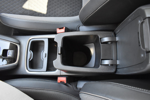 Opel Grandland X 1.6 Turbo Hybrid4 Business Executive / Parkeerhulp / 301 PK / LED / 4X4 / Apple Carplay- android auto / Automaat