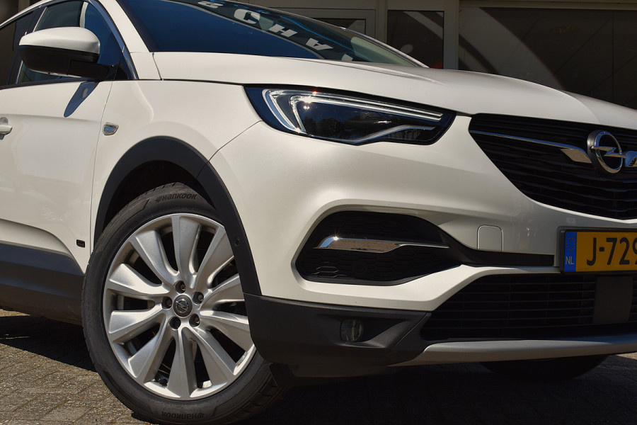 Opel Grandland X 1.6 Turbo Hybrid4 Business Executive / Parkeerhulp / 301 PK / LED / 4X4 / Apple Carplay- android auto / Automaat