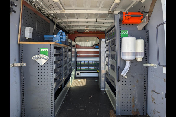 Mercedes-Benz Sprinter 316 2.2 L2H1 3,5T TREKHAAK XENON AIRCO CRUISE STANDKACHEL
