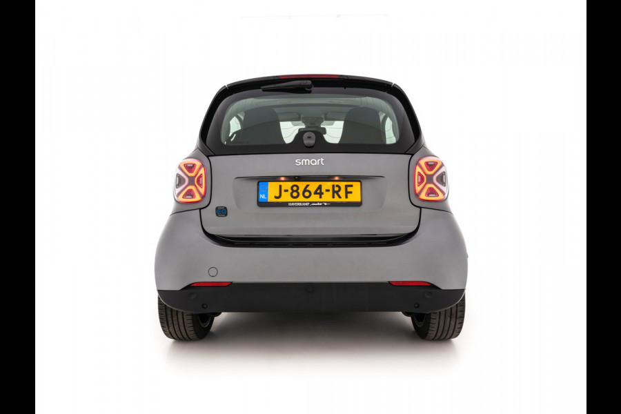 Smart Fortwo EQ Comfort PLUS 18 kWh [ 3-Fase ] Aut. *PANO | FULL-LED | FULL-LEATHER | NAVI-FULLMAP | CAMERA | BRABUS-WHEELS | AMBIENT-LIGHT | AIRCO | PDC | CRUISE | DAB | CARPLAY | COMFORT-SEATS | 16''ALU*