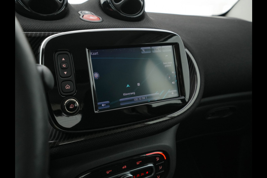 Smart Fortwo EQ Comfort PLUS 18 kWh [ 3-Fase ] Aut. *PANO | FULL-LED | FULL-LEATHER | NAVI-FULLMAP | CAMERA | BRABUS-WHEELS | AMBIENT-LIGHT | AIRCO | PDC | CRUISE | DAB | CARPLAY | COMFORT-SEATS | 16''ALU*