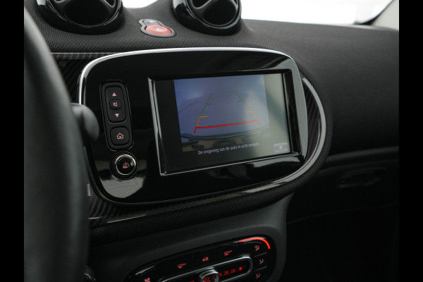 Smart Fortwo EQ Comfort PLUS 18 kWh [ 3-Fase ] Aut. *PANO | FULL-LED | FULL-LEATHER | NAVI-FULLMAP | CAMERA | BRABUS-WHEELS | AMBIENT-LIGHT | AIRCO | PDC | CRUISE | DAB | CARPLAY | COMFORT-SEATS | 16''ALU*