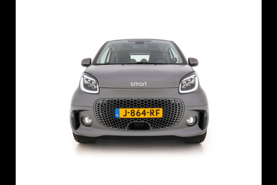 Smart Fortwo EQ Comfort PLUS 18 kWh [ 3-Fase ] Aut. *PANO | FULL-LED | FULL-LEATHER | NAVI-FULLMAP | CAMERA | BRABUS-WHEELS | AMBIENT-LIGHT | AIRCO | PDC | CRUISE | DAB | CARPLAY | COMFORT-SEATS | 16''ALU*
