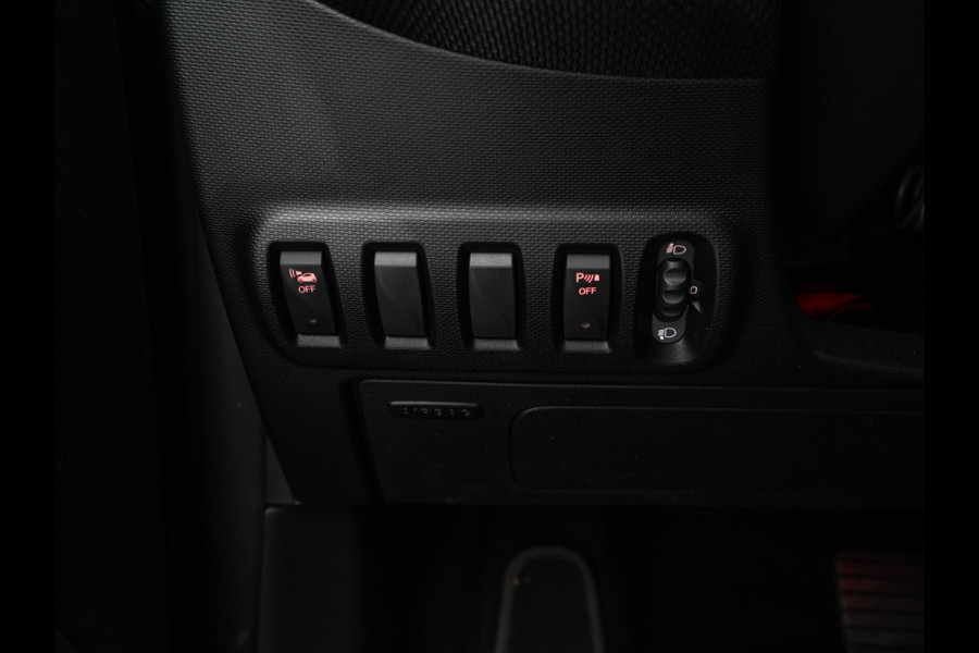 Smart Fortwo EQ Comfort PLUS 18 kWh [ 3-Fase ] Aut. *PANO | FULL-LED | FULL-LEATHER | NAVI-FULLMAP | CAMERA | BRABUS-WHEELS | AMBIENT-LIGHT | AIRCO | PDC | CRUISE | DAB | CARPLAY | COMFORT-SEATS | 16''ALU*