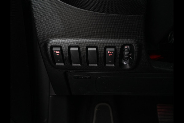 Smart Fortwo EQ Comfort PLUS 18 kWh [ 3-Fase ] Aut. *PANO | FULL-LED | FULL-LEATHER | NAVI-FULLMAP | CAMERA | BRABUS-WHEELS | AMBIENT-LIGHT | AIRCO | PDC | CRUISE | DAB | CARPLAY | COMFORT-SEATS | 16''ALU*