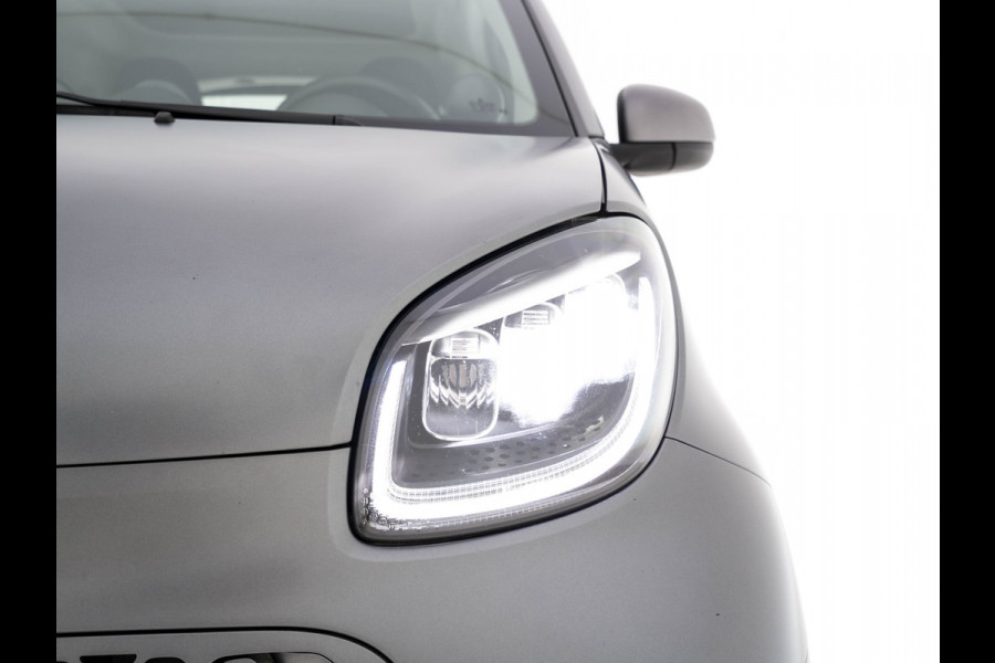 Smart Fortwo EQ Comfort PLUS 18 kWh [ 3-Fase ] Aut. *PANO | FULL-LED | FULL-LEATHER | NAVI-FULLMAP | CAMERA | BRABUS-WHEELS | AMBIENT-LIGHT | AIRCO | PDC | CRUISE | DAB | CARPLAY | COMFORT-SEATS | 16''ALU*