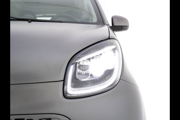 Smart Fortwo EQ Comfort PLUS 18 kWh [ 3-Fase ] Aut. *PANO | FULL-LED | FULL-LEATHER | NAVI-FULLMAP | CAMERA | BRABUS-WHEELS | AMBIENT-LIGHT | AIRCO | PDC | CRUISE | DAB | CARPLAY | COMFORT-SEATS | 16''ALU*