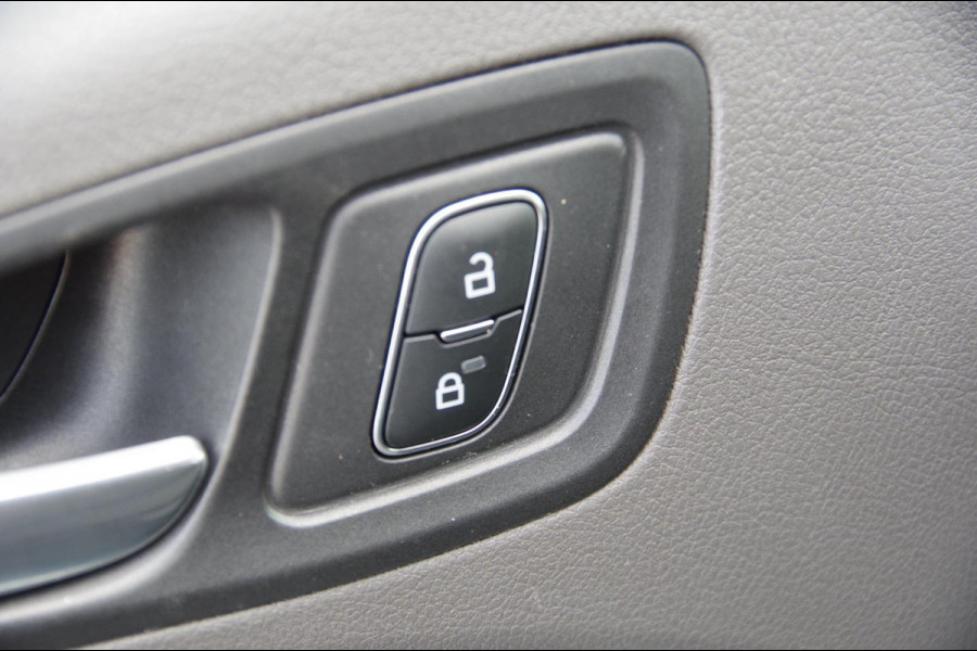 Ford Transit Connect 1.5 EcoBlue L2 SPORT 120PK AUT. 3P, KEYLESS, CAMERA, CRUISE, CLIMA, STOELVERWARMING, PARKEERSENSOREN, 16'',