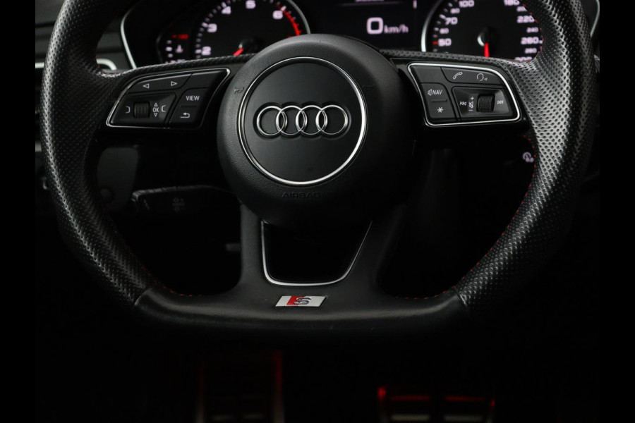 Audi A4 Avant 1.4 TFSI Sport S line black edition | Sfeerverlichting | Automaat | Navi | Cruise Control | Leder | LMV 19 |