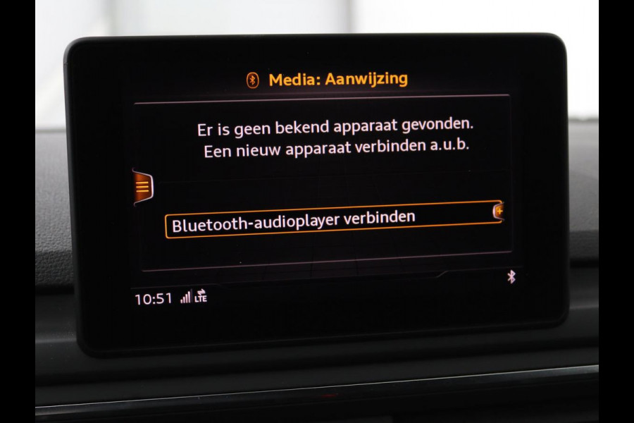 Audi A4 Avant 1.4 TFSI Sport S line black edition | Sfeerverlichting | Automaat | Navi | Cruise Control | Leder | LMV 19 |