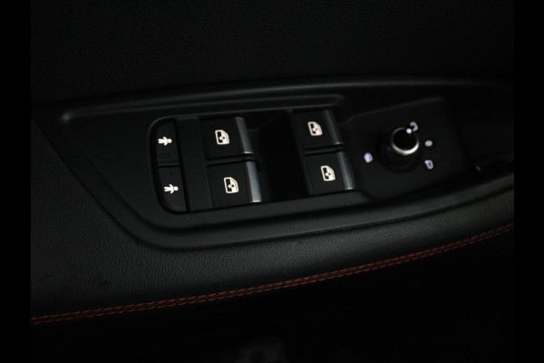 Audi A4 Avant 1.4 TFSI Sport S line black edition | Sfeerverlichting | Automaat | Navi | Cruise Control | Leder | LMV 19 |