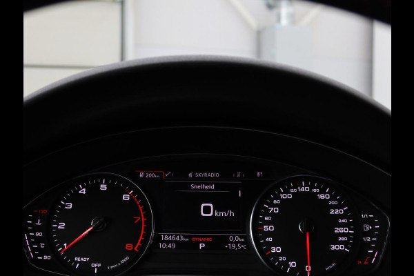 Audi A4 Avant 1.4 TFSI Sport S line black edition | Sfeerverlichting | Automaat | Navi | Cruise Control | Leder | LMV 19 |