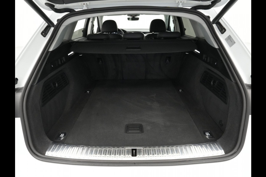 Audi e-tron e-tron 55 quattro advanced 95 kWh Navigatie Leder Camera Stoelverwarming 42