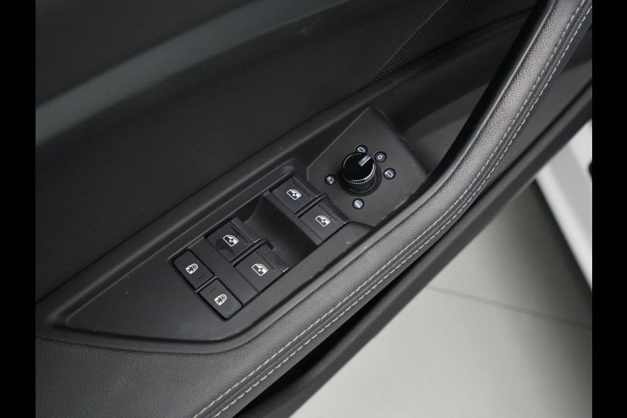 Audi e-tron e-tron 55 quattro advanced 95 kWh Navigatie Leder Camera Stoelverwarming 42