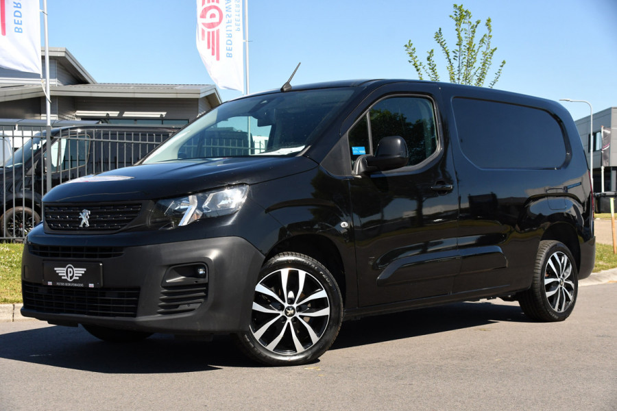 Peugeot Partner 1.5 BlueHDI L2 Black Edition Camera, Cruise, Stoelverwarming, 130PK, Automaat, Trekhaak, Stand kachel, Uniek!