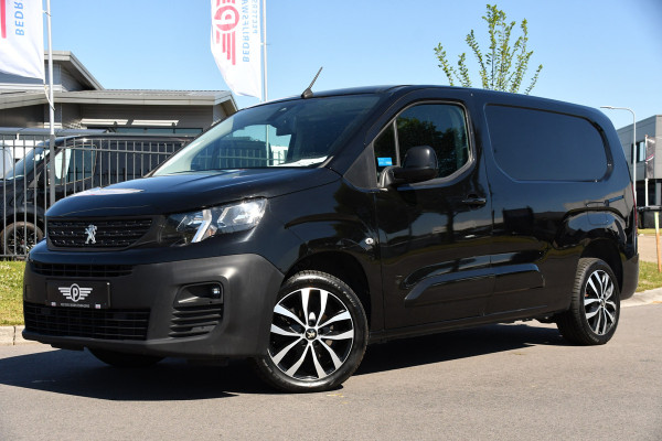 Peugeot Partner 1.5 BlueHDI L2 Black Edition Camera, Cruise, Stoelverwarming, 130PK, Automaat, Trekhaak, Stand kachel, Uniek!
