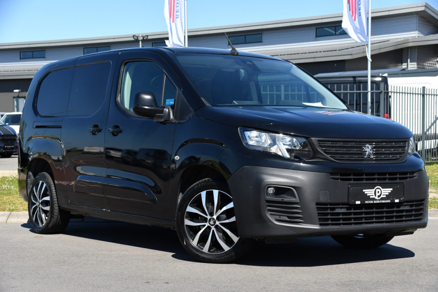 Peugeot Partner 1.5 BlueHDI L2 Black Edition Camera, Cruise, Stoelverwarming, 130PK, Automaat, Trekhaak, Stand kachel, Uniek!