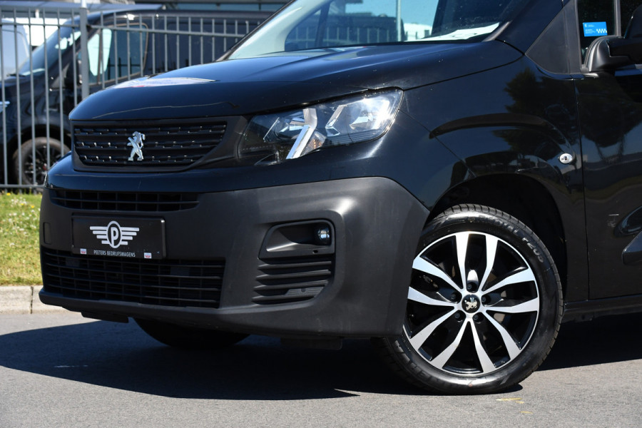 Peugeot Partner 1.5 BlueHDI L2 Black Edition Camera, Cruise, Stoelverwarming, 130PK, Automaat, Trekhaak, Stand kachel, Uniek!