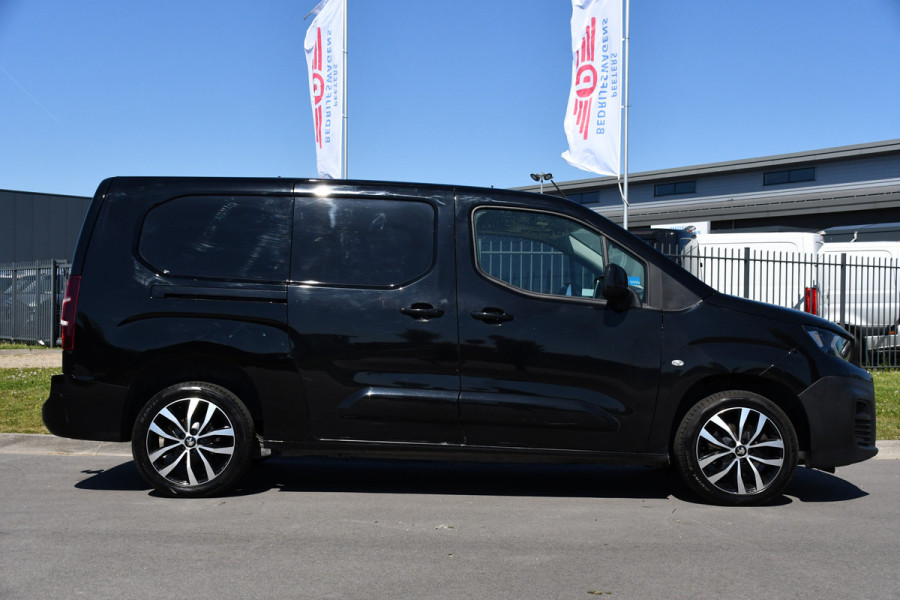 Peugeot Partner 1.5 BlueHDI L2 Black Edition Camera, Cruise, Stoelverwarming, 130PK, Automaat, Trekhaak, Stand kachel, Uniek!