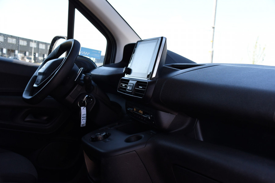 Peugeot Partner 1.5 BlueHDI L2 Black Edition Camera, Cruise, Stoelverwarming, 130PK, Automaat, Trekhaak, Stand kachel, Uniek!