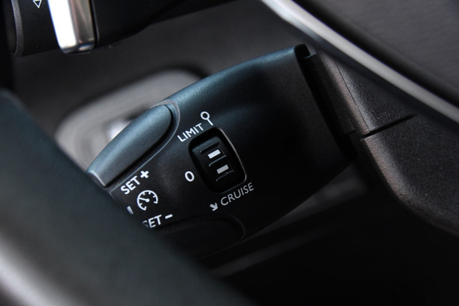 Peugeot Partner 1.5 BlueHDI L2 Black Edition Camera, Cruise, Stoelverwarming, 130PK, Automaat, Trekhaak, Stand kachel, Uniek!