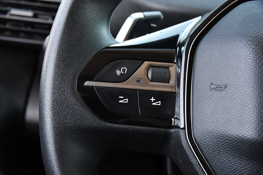 Peugeot Partner 1.5 BlueHDI L2 Black Edition Camera, Cruise, Stoelverwarming, 130PK, Automaat, Trekhaak, Stand kachel, Uniek!