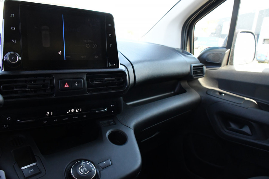 Peugeot Partner 1.5 BlueHDI L2 Black Edition Camera, Cruise, Stoelverwarming, 130PK, Automaat, Trekhaak, Stand kachel, Uniek!