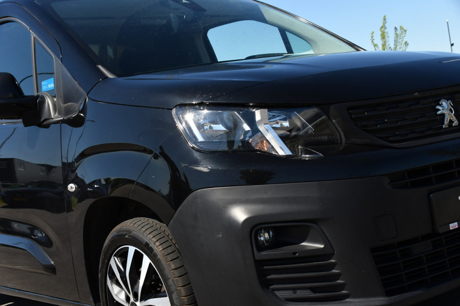 Peugeot Partner 1.5 BlueHDI L2 Black Edition Camera, Cruise, Stoelverwarming, 130PK, Automaat, Trekhaak, Stand kachel, Uniek!