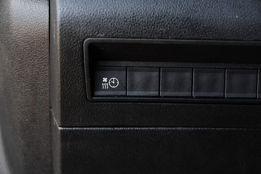 Peugeot Partner 1.5 BlueHDI L2 Black Edition Camera, Cruise, Stoelverwarming, 130PK, Automaat, Trekhaak, Stand kachel, Uniek!
