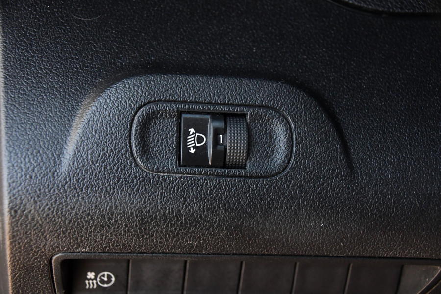 Peugeot Partner 1.5 BlueHDI L2 Black Edition Camera, Cruise, Stoelverwarming, 130PK, Automaat, Trekhaak, Stand kachel, Uniek!