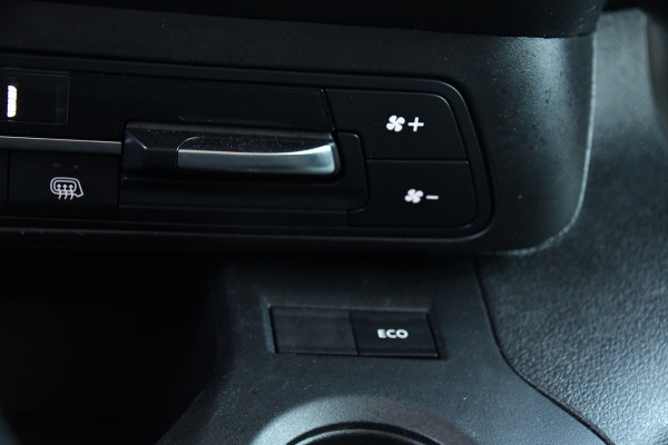 Peugeot Partner 1.5 BlueHDI L2 Black Edition Camera, Cruise, Stoelverwarming, 130PK, Automaat, Trekhaak, Stand kachel, Uniek!