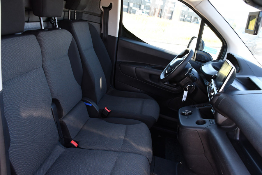 Peugeot Partner 1.5 BlueHDI L2 Black Edition Camera, Cruise, Stoelverwarming, 130PK, Automaat, Trekhaak, Stand kachel, Uniek!