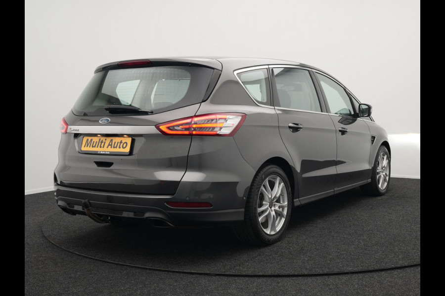 Ford S-Max 2.0 Titanium Automaat 7-Persoons | Trekhaak Afneembaar Panodak | Navigatie | Carplay | Sfeerverlichting | DAB | Camera | Cruise Control | Elektrische Achterklep |