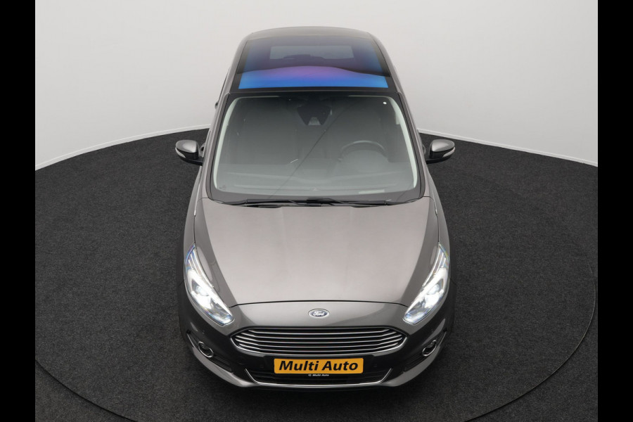 Ford S-Max 2.0 Titanium Automaat 7-Persoons | Trekhaak Afneembaar Panodak | Navigatie | Carplay | Sfeerverlichting | DAB | Camera | Cruise Control | Elektrische Achterklep |