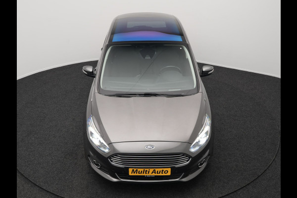 Ford S-Max 2.0 Titanium Automaat 7-Persoons | Trekhaak Afneembaar Panodak | Navigatie | Carplay | Sfeerverlichting | DAB | Camera | Cruise Control | Elektrische Achterklep |