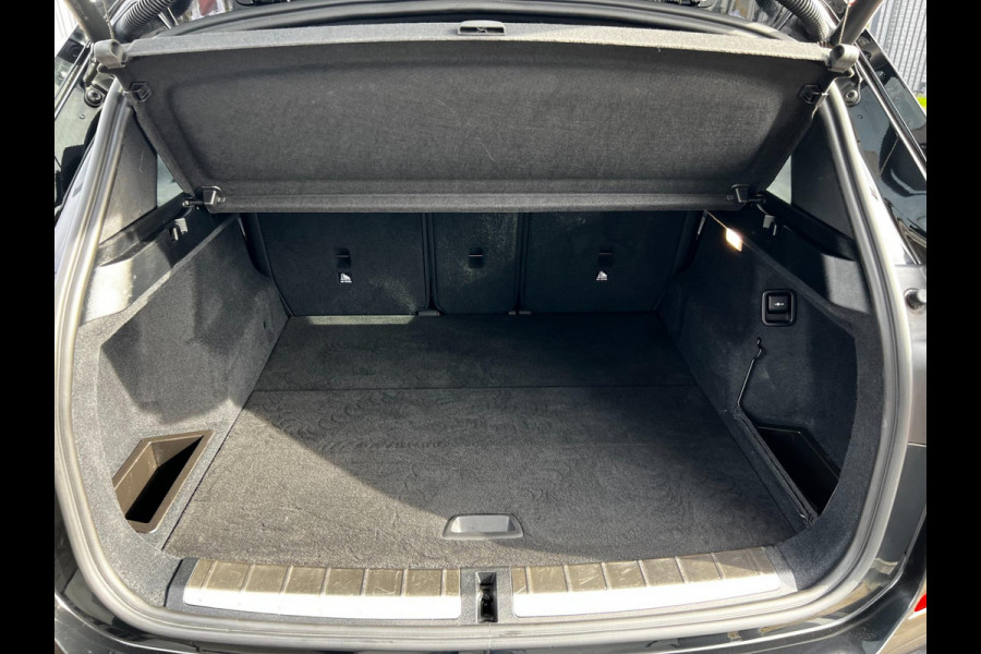 BMW X1 SDrive20i M-SPORT 19'' NAVI/LED/DAB/CARPLAY/ECC/PDC/CRUISE//