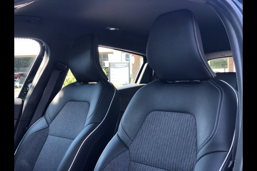 Renault Clio 1.0 TCe Intens | Navi, Camera, Carplay/Android, PDC, Cruise, DAB, Half leder | NAP | Dealeronderhouden |