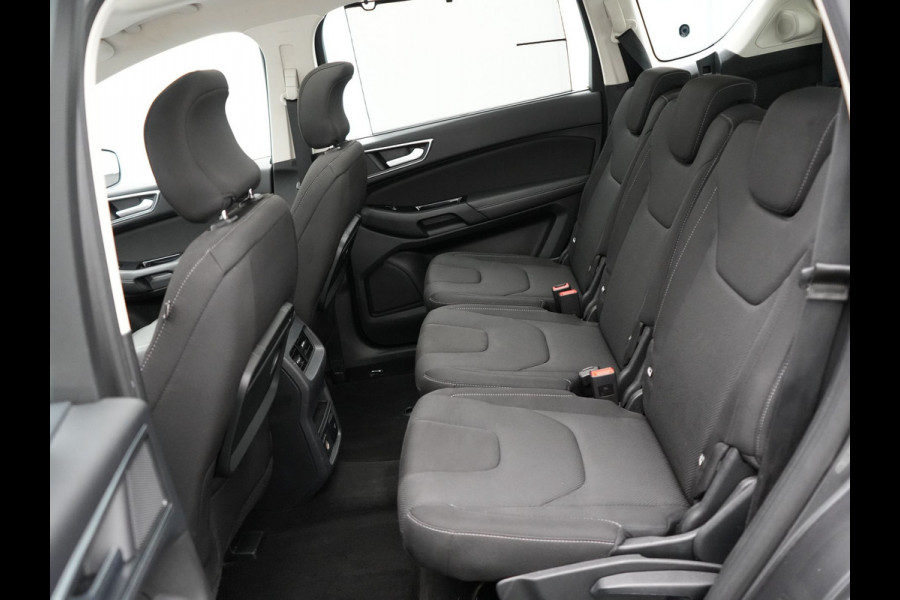Ford S-Max 2.0 Titanium Automaat 7-Persoons | Trekhaak Afneembaar Panodak | Navigatie | Carplay | Sfeerverlichting | DAB | Camera | Cruise Control | Elektrische Achterklep |