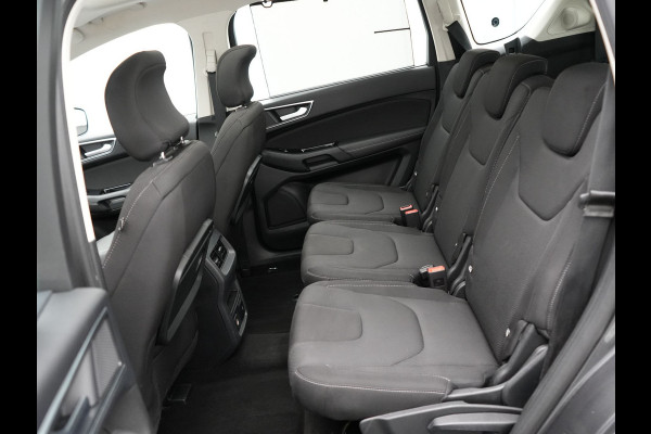 Ford S-Max 2.0 Titanium Automaat 7-Persoons | Trekhaak Afneembaar Panodak | Navigatie | Carplay | Sfeerverlichting | DAB | Camera | Cruise Control | Elektrische Achterklep |