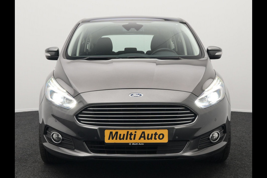 Ford S-Max 2.0 Titanium Automaat 7-Persoons | Trekhaak Afneembaar Panodak | Navigatie | Carplay | Sfeerverlichting | DAB | Camera | Cruise Control | Elektrische Achterklep |