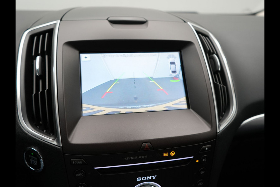 Ford S-Max 2.0 Titanium Automaat 7-Persoons | Trekhaak Afneembaar Panodak | Navigatie | Carplay | Sfeerverlichting | DAB | Camera | Cruise Control | Elektrische Achterklep |