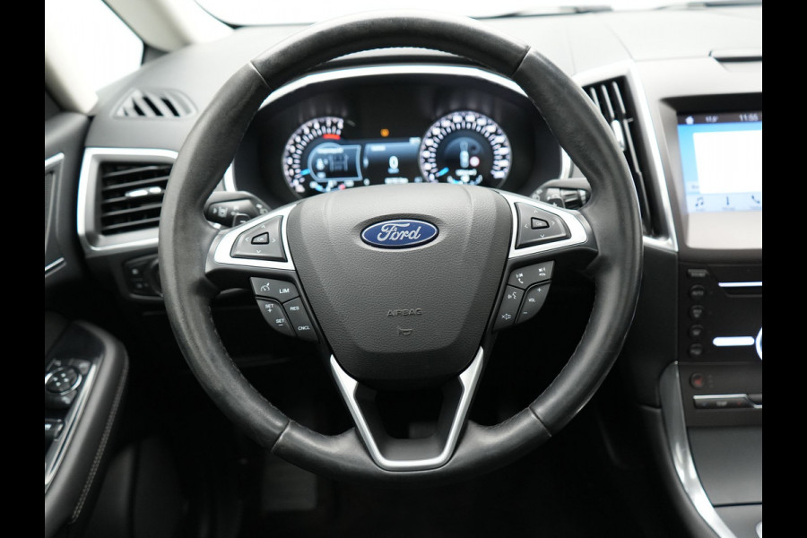 Ford S-Max 2.0 Titanium Automaat 7-Persoons | Trekhaak Afneembaar Panodak | Navigatie | Carplay | Sfeerverlichting | DAB | Camera | Cruise Control | Elektrische Achterklep |