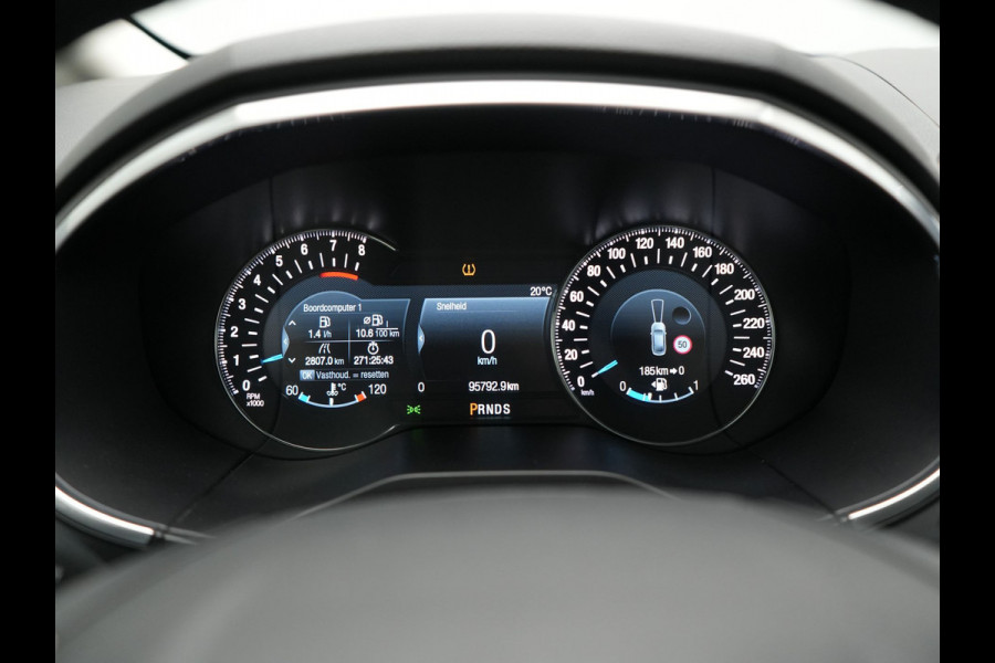 Ford S-Max 2.0 Titanium Automaat 7-Persoons | Trekhaak Afneembaar Panodak | Navigatie | Carplay | Sfeerverlichting | DAB | Camera | Cruise Control | Elektrische Achterklep |