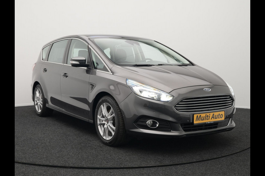 Ford S-Max 2.0 Titanium Automaat 7-Persoons | Trekhaak Afneembaar Panodak | Navigatie | Carplay | Sfeerverlichting | DAB | Camera | Cruise Control | Elektrische Achterklep |